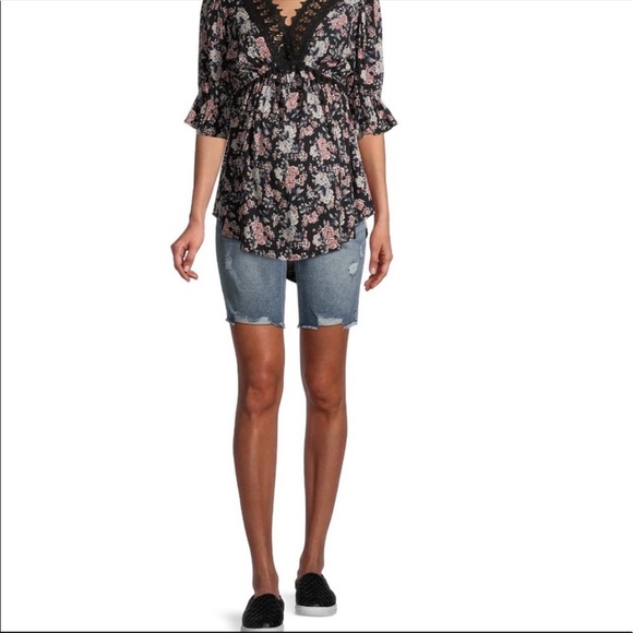 Maternity Bermuda Shorts With Full Panel - Picture 2 of 5